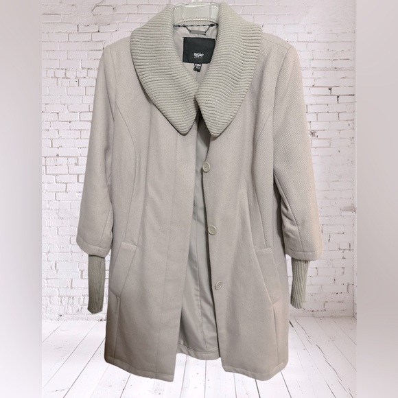 Mossimo Taupe Wool Blend Peacoat. NWOT size Medium. - Picture 3 of 5